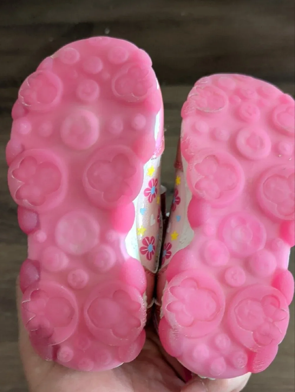Disney Pink Minnie Mouse Floral Heart Girls' Sneakers